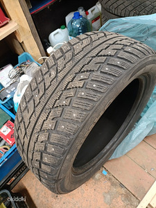 Kumho255/50R19 (5 фото из 5)
