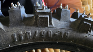 Krossi naastrehvid, Mitas 110/90-19; Mitas 90/90-21 (6 foto / 6)