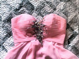 Chic femme brändi bandoo pidulik kleit (5 foto / 10)