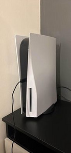 Playstation 5 + пять игр (1 фото из 3)