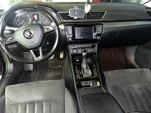 ŠKODA Superb (4 foto / 12)