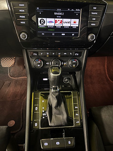 ŠKODA Superb (12 foto / 12)