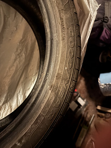 Шины 245/40 R19 (2 фото из 4)