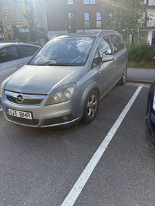 Opel zafira (1 foto / 2)
