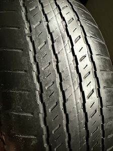 Шины Bridgestone 265/60R18 (4 фото из 4)