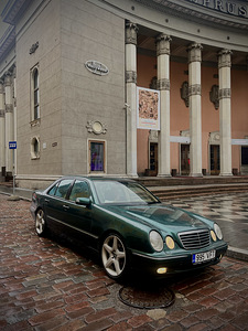Mercedes-Benz E320 cdi (1 foto / 11)
