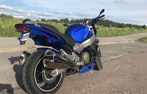 HONDA CB 1100SF X11 (2 фото из 10)