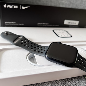 Apple Watch Series 7 45mm Midnight GPS (2 foto / 3)
