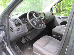 VW CARAVELLE T5 2,5 TDI 2007 AUTOMAAT (4 foto / 10)
