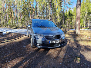 Volkswagen Touran (1 foto / 13)