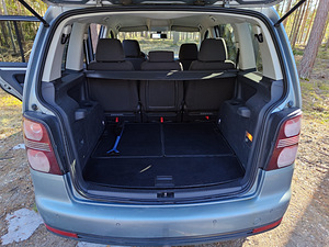 Volkswagen Touran (10 foto / 13)