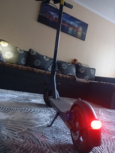 Xiaomi Mi Electric Scooter 3 (4 foto / 4)