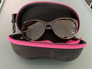 Солнцезащитные очки LAURA AMATTI с защитой от ультрафиолета