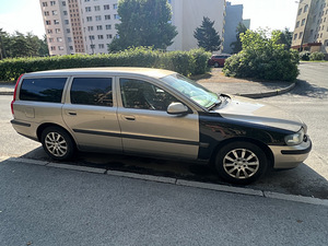 Volvo V70 2.4 103KW (2 foto / 3)