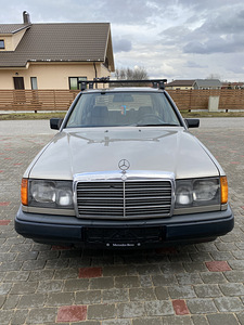W124 mercedes-benz e260 (4 foto / 12)
