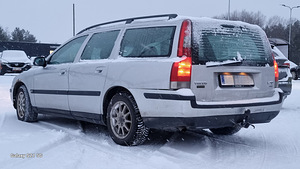 Volvo v70 varuosadeks (2 foto / 4)