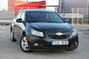 Chevrolet Cruze 1.8 Automaat • Väike läbisõit • ÜV 2027 (1 foto / 14)