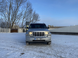 Jeep Cheroke KK (7 foto / 9)
