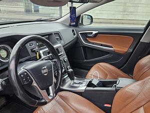 Volvo v60 2.0d5 120kw 2011 AT (10 foto / 10)