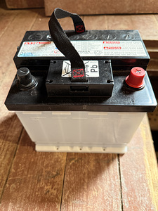 Yuasa аккумулятор 12V 45Ah/285A (4 фото из 4)