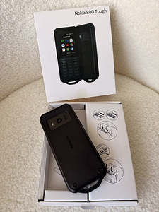 Nokia 800 Tough (3 фото из 4)
