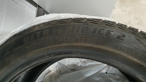 235/45/17 GoodYear UltraGrip Ice 2 97t (2 foto / 2)