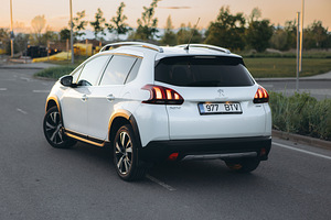 Peugeot 2008 Allure Plus (2017) 89000km (6 foto / 15)