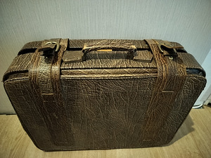 Чемодан ретро (1 фото из 1)