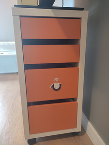 Laste kirjutuslaud (3 foto / 3)