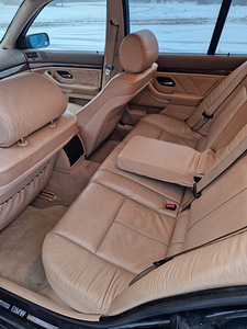 BMW 525i (6 фото из 6)