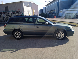 Subaru Legacy Outback (2 фото из 10)