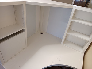 Стол Ikea Micke (2 фото из 3)