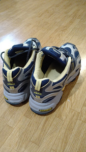 Кроссовки Adidas (2 фото из 4)