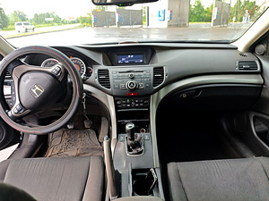 Honda Accord (6 foto / 6)
