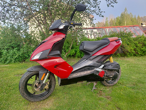 Aprilia SR50R 2011 Roller/Mopeed (3 foto / 8)