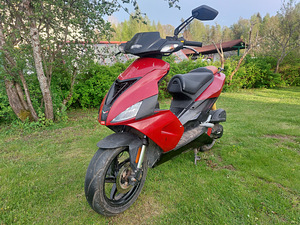 Aprilia SR50R 2011 Roller/Mopeed (5 foto / 8)