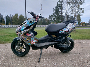 Yamaha Aerox 50cc 2004a Roller / Mopeed (7 foto / 7)