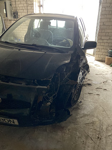 Toyota Yaris varuosadeks (3 foto / 4)