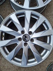 Honda Crv r18 оригинальные диски (4 фото из 5)
