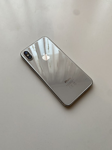 iPhone X 64 ГБ БЕЛЫЙ (1 фото из 2)