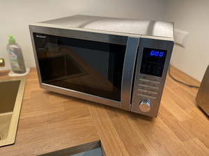 SHARP R242INW Mikrolaineahi (2 foto / 4)