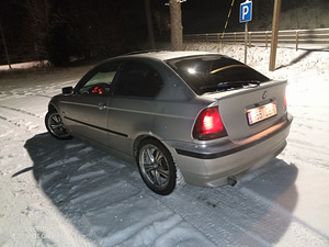 BMW 318ti (3 foto / 4)