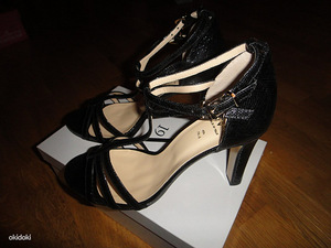Новые туфли Versace, 40 (2 фото из 3)