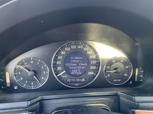 W211 e320cdi 4 матик 2006 (8 фото из 8)
