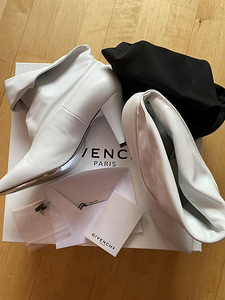 Сапоги Givenchy, размер 39 (2 фото из 3)