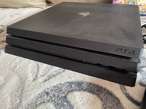 PS4 (2 foto / 7)