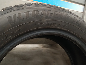 Goodyear Ultragrip IceArctic 215/60/R17 8mm (6 foto / 6)