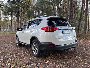 Toyota Rav4 (4 foto / 11)