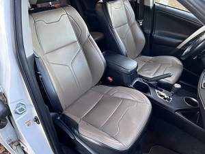 Toyota Rav4 (8 foto / 11)