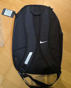 Nike seljakott (3 фото из 4)